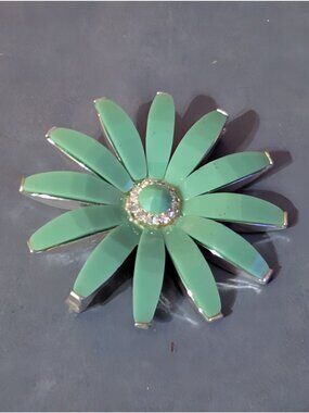 Liz Claiborne Green Daisy Flower Brooch w/ Rhinestone Center 2.25in 1940s Style